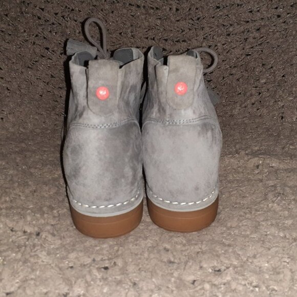 HUSH PUPPIES-Cyra Catelyn Desert Boots-Light Gray Suede-Sz 13-Near Mint - Picture 5 of 7